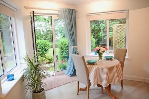 maranatha-accommodation-dorset-lounge-new-1